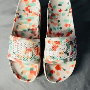 HUNTER BOOTS pool slides in abstract floral print - Men’s 9 NEW!!!